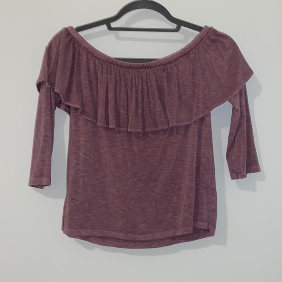 american eagle off the shoulder top - Picture 2 of 3
